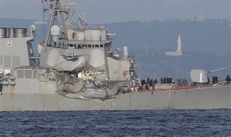 navy ships collide 2018